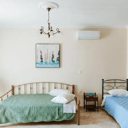 Finikas Kamari (Santorini)