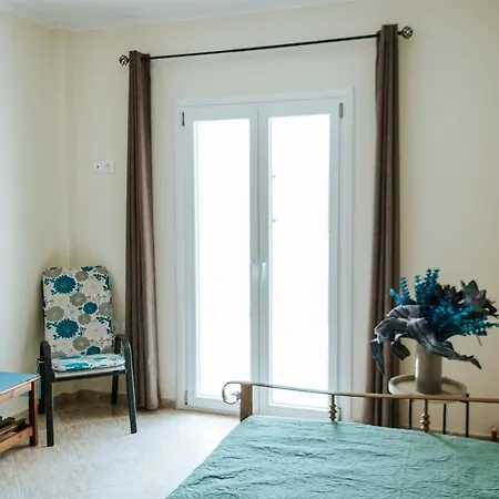 Finikas * Kamari (Santorini)